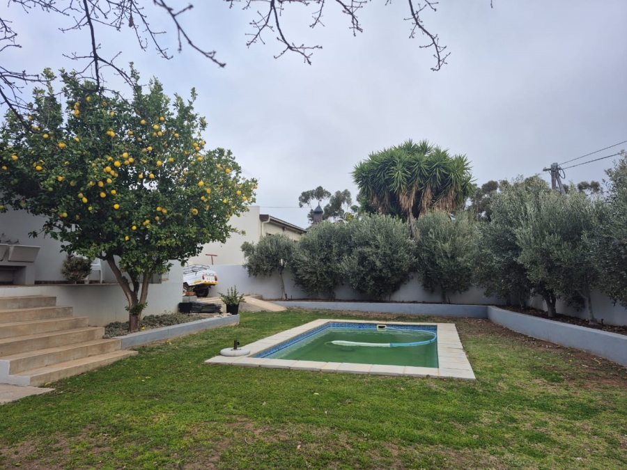 4 Bedroom Property for Sale in Panorama Western Cape